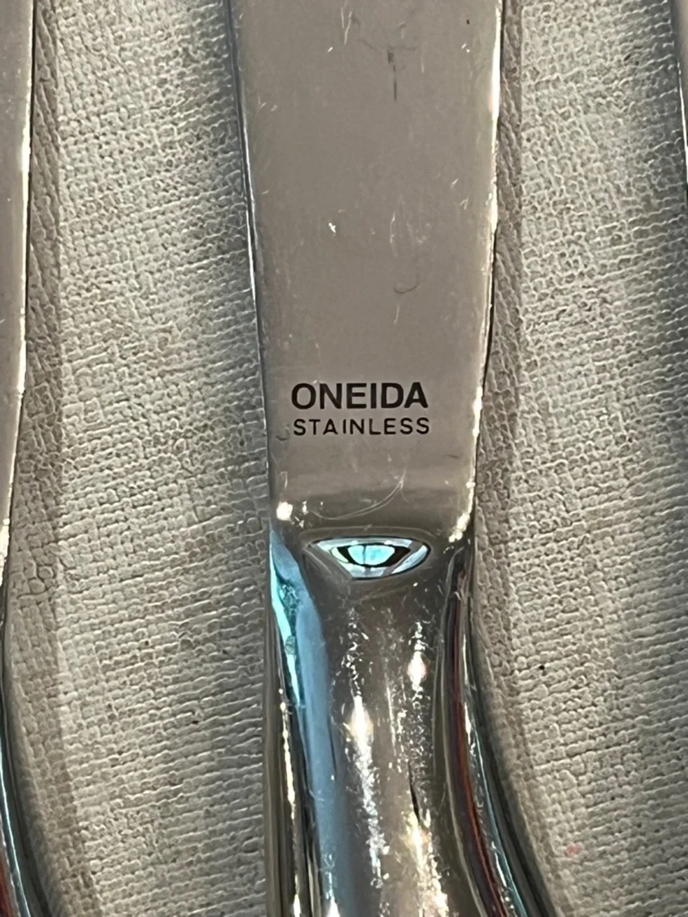 Oneida Stainless Flatware Spreaders in Polished Silver color. Set of 3. GUC!
